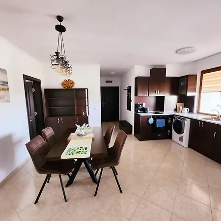 Hotel apartamentowy Famagusta Antoniya Aheloy
