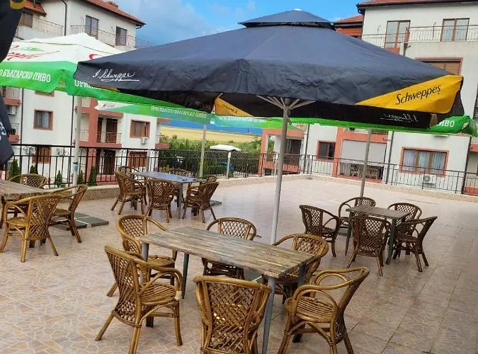 Famagusta Antoniya Aparthotel Acheloj